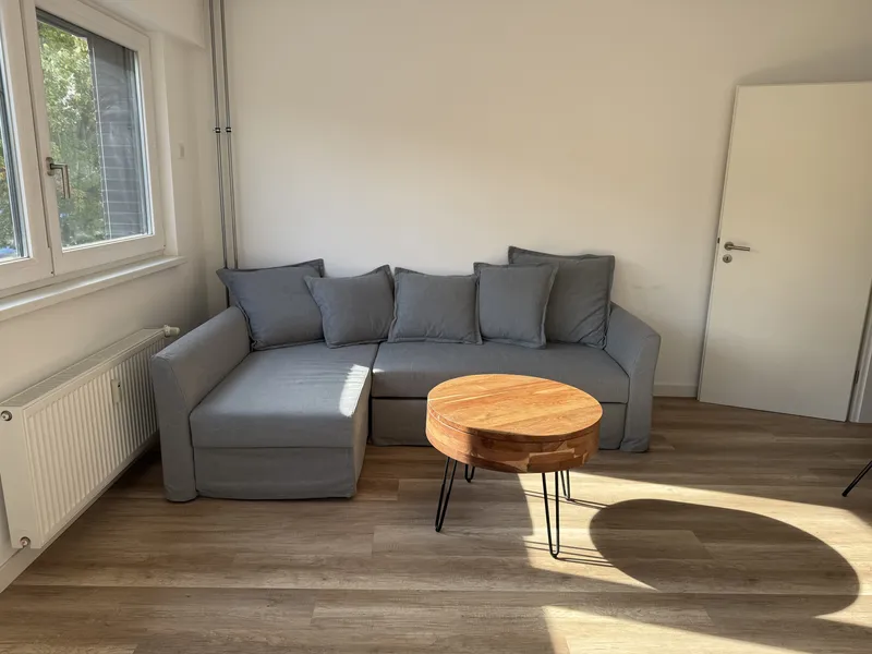 Bright Furnished 1-Room Apartment with Balcony & Lift – Between Schöneberg and Tiergarten — photo 1